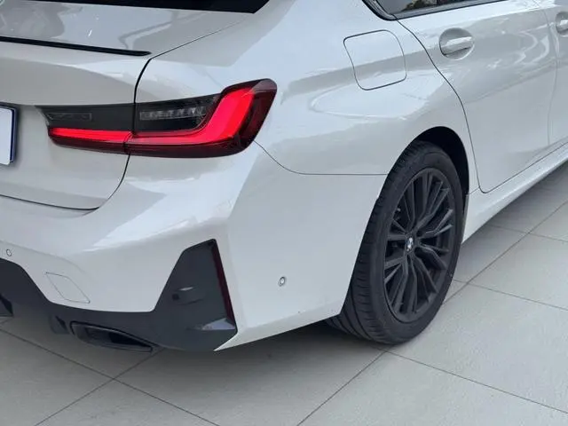 BMW BMW 3 Series 325i M Sports Yao Ye Suit