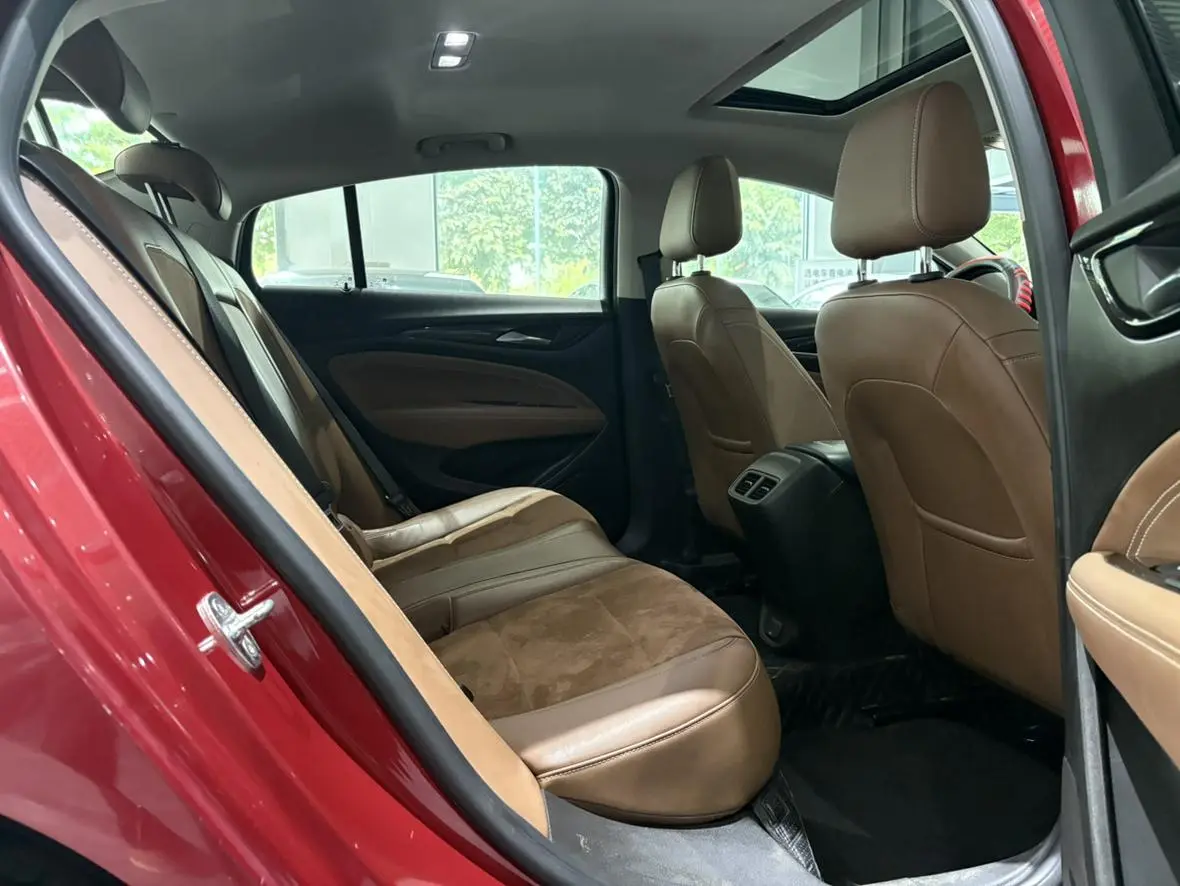 Buick Regal 20T luxury Country VI