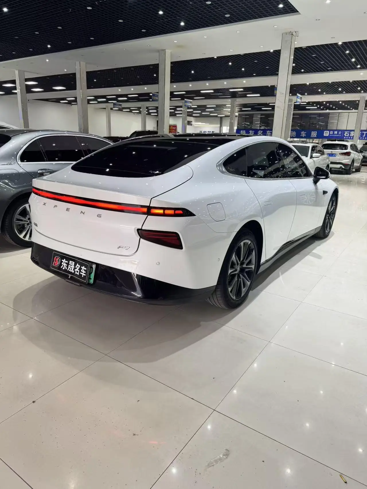 Xpeng Xiaopeng P7 586E