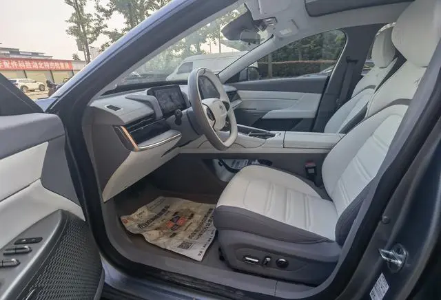 Dongfeng eπ eπ007 Pure electric 540 four-wheel drive Max version