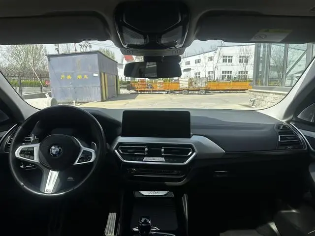 BMW BMW X4 xDrive 25i M sports suit