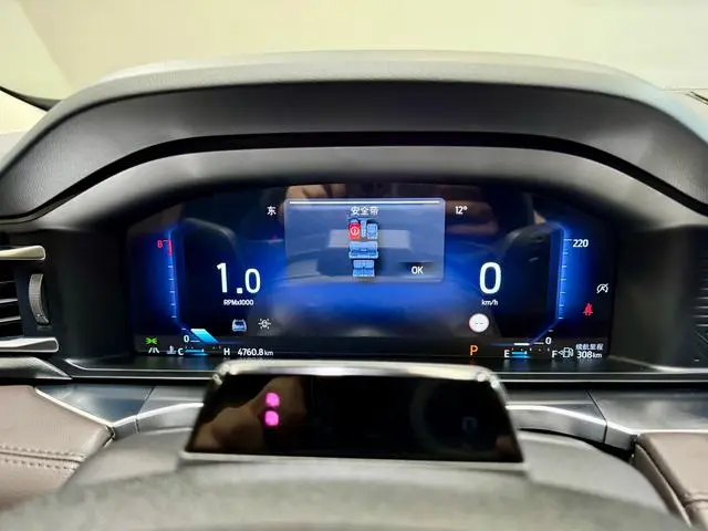 Ford Explorer 2.3T EcoBoost four-wheel drive titanium version 7 seats