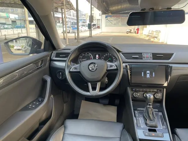 Skoda Speed pie ZI330 DSG Smart Edition