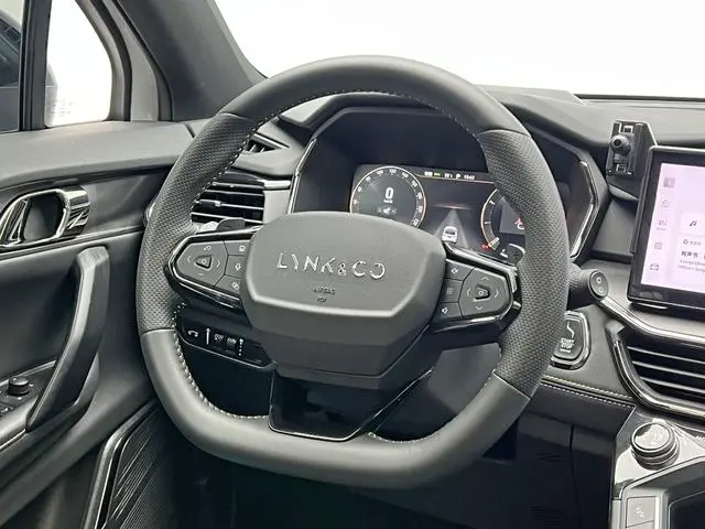 LYNK & CO Lynk 06 Remix 1.5T Jin Halo