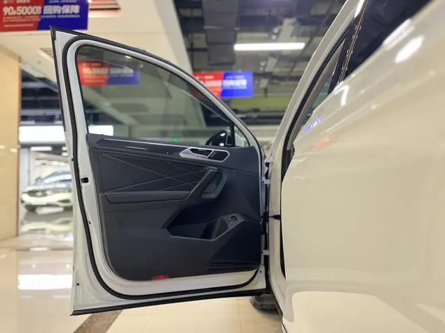 Volkswagen Tiguan L PHEV 430PHEV plug-in hybrid Premium Edition