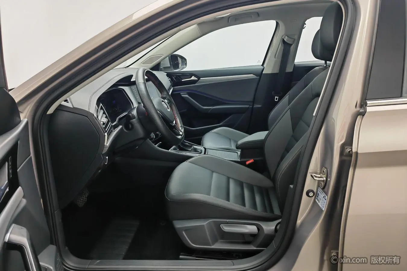 Volkswagen Sagitar 280TSI DSG Comfortable Smart Edition