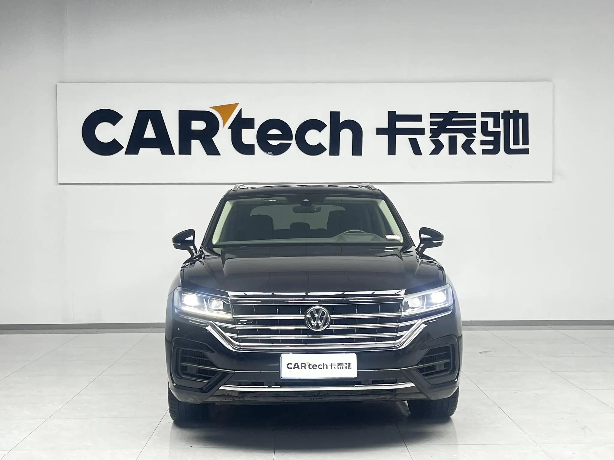 Volkswagen Touareg 3.0 TSI Sharp Front Version Country V