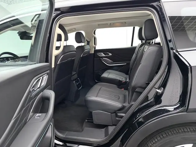 Hongqi Hongqi HS7 PHEV 2.0T four-wheel drive Qichang version 6 seats