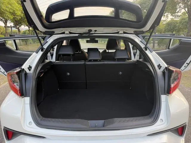 TOYOTA Toyota C-HR 2.0L Deluxe Edition