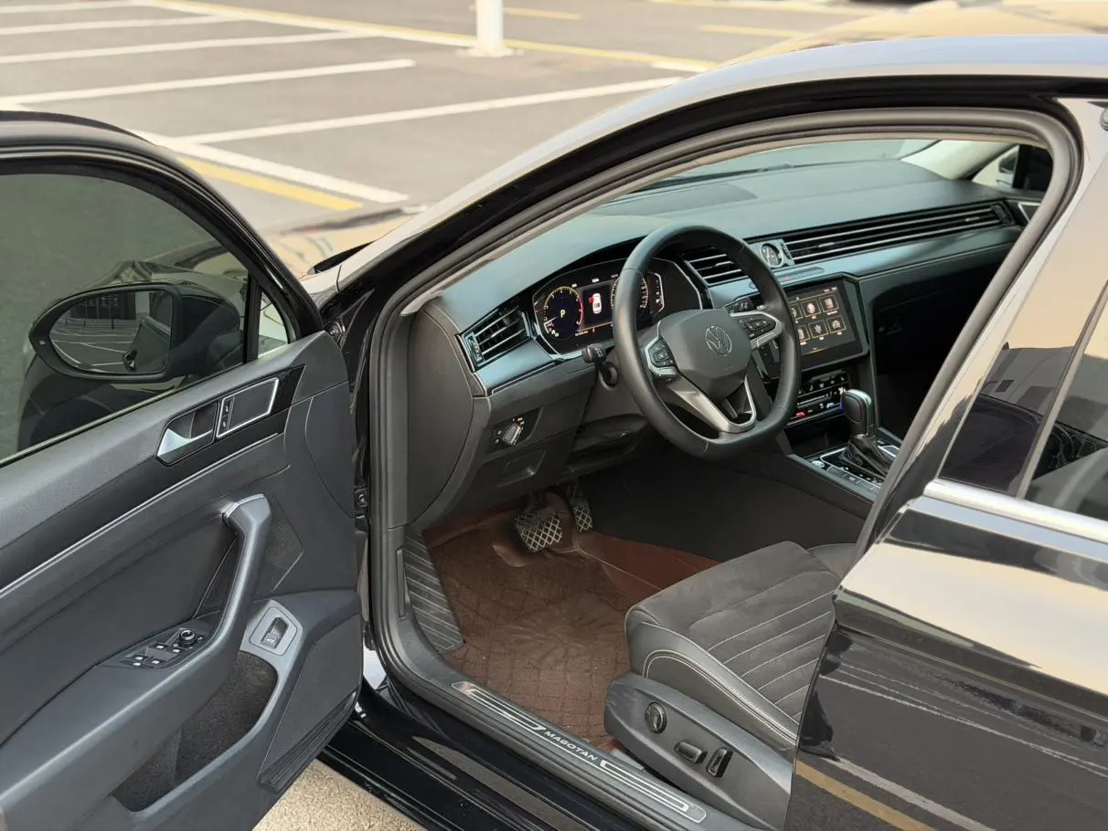 Volkswagen Magotan 330TSI DSG Luxury
