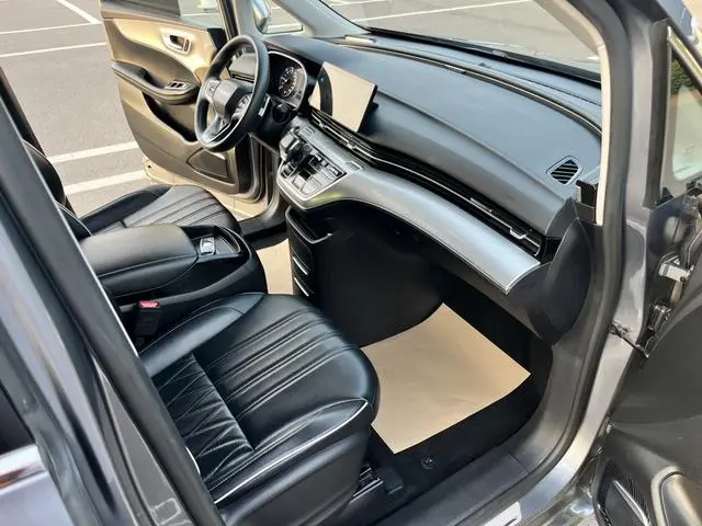 Roewe Roewe iMAX8 400TGI Travel Exclusive Edition for Major customers