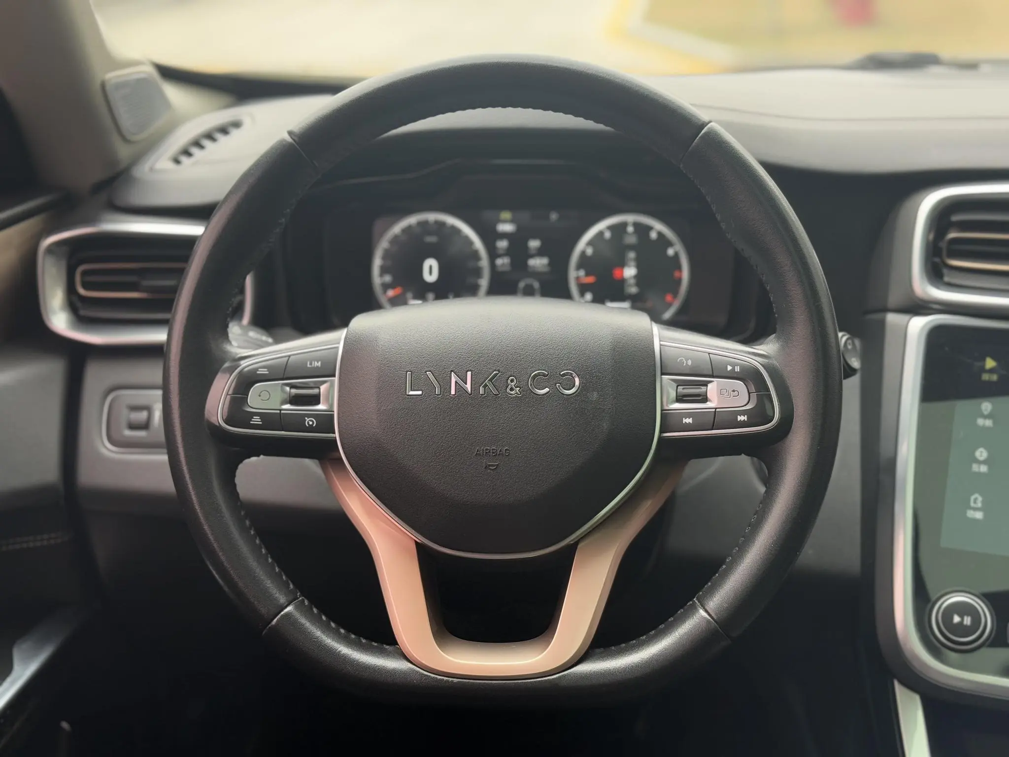 LYNK & CO Lynk 01 2.0T two-wheel drive Pro version