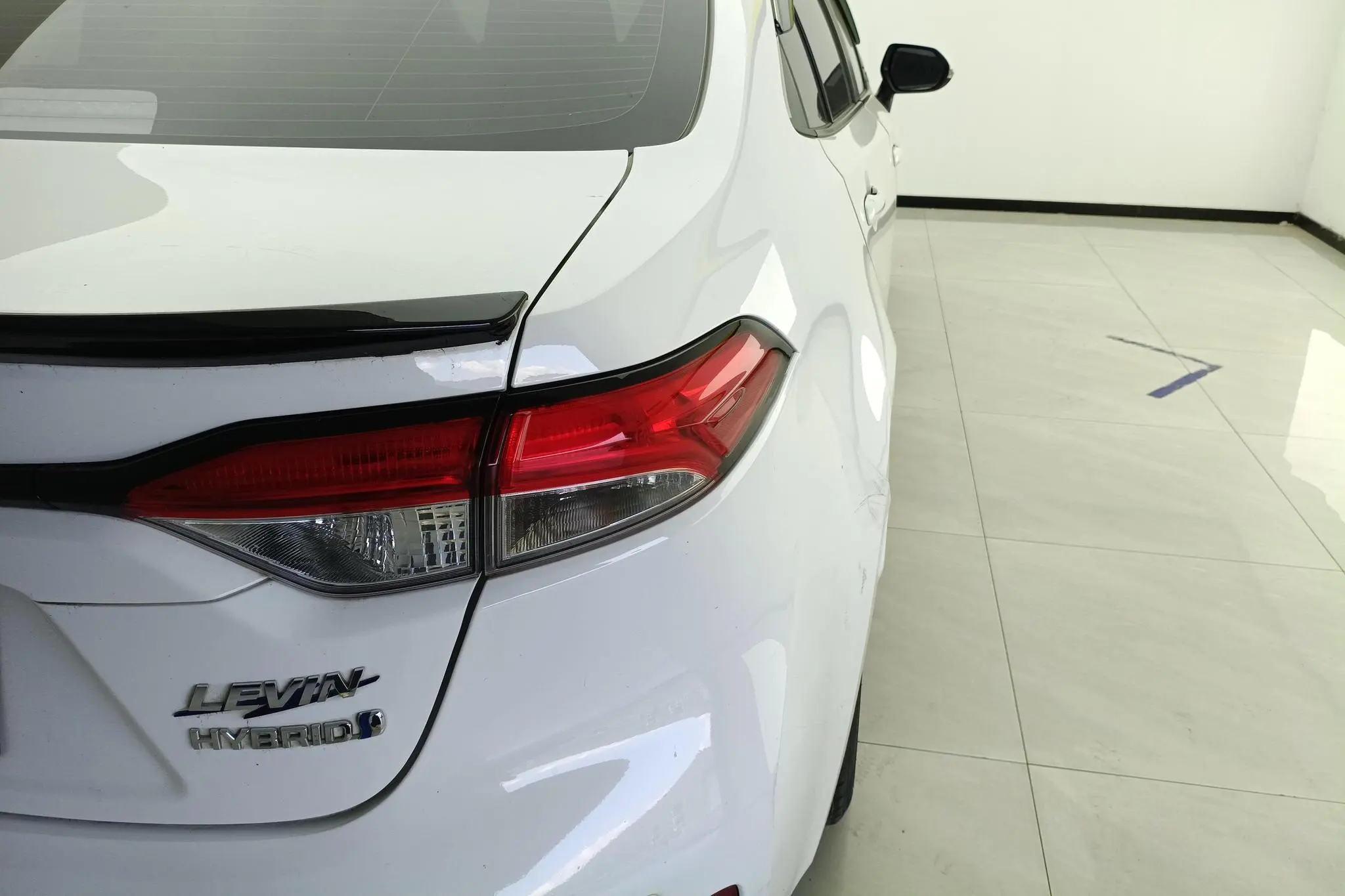 TOYOTA Lei Ling Dual engine 1.8H E-CVT Leading version