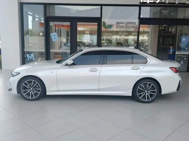 BMW BMW 3 Series 320Li M sports suit