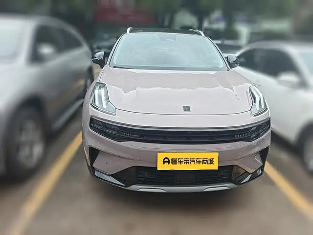 LYNK & CO Lynk 06 1.5T Shero Pink Special Edition