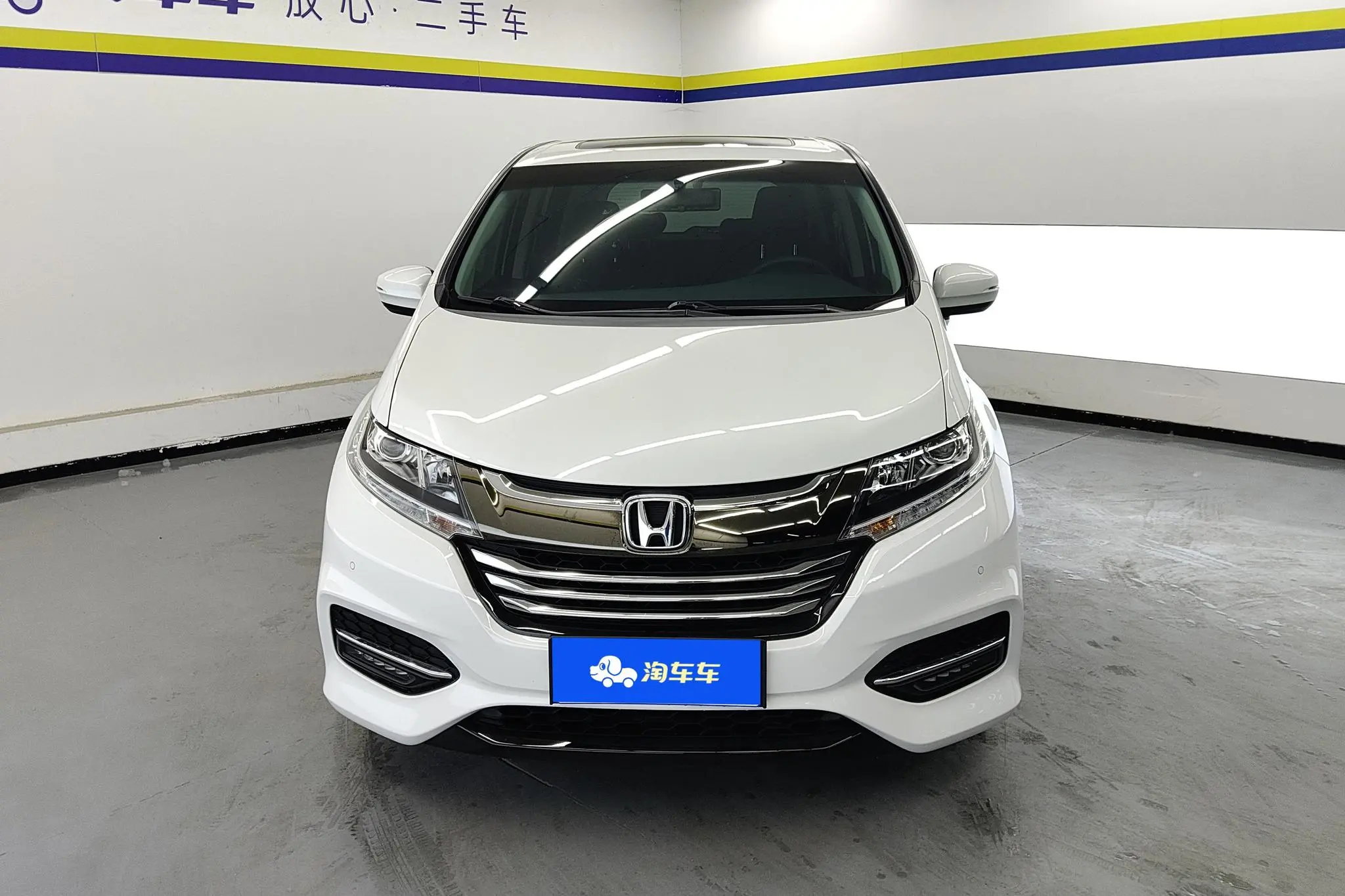 Honda Odyssey 2.4L Deluxe Edition