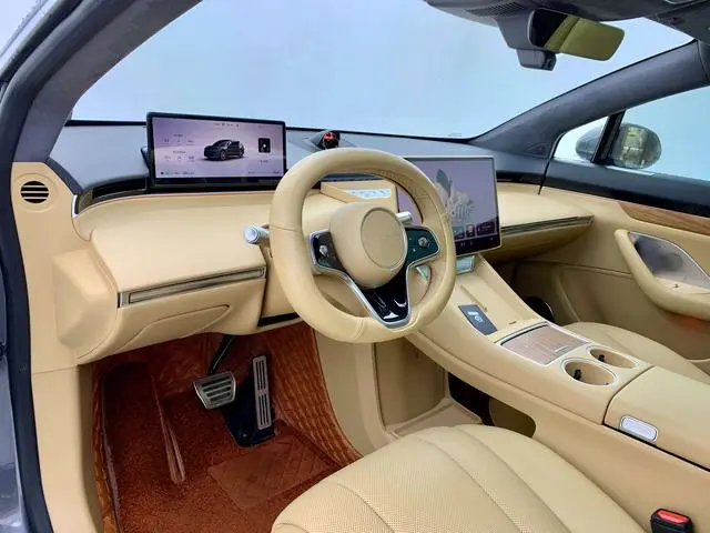 LUXEED Wisdom World R7 Pure electric 82kWh Pro rear drive version