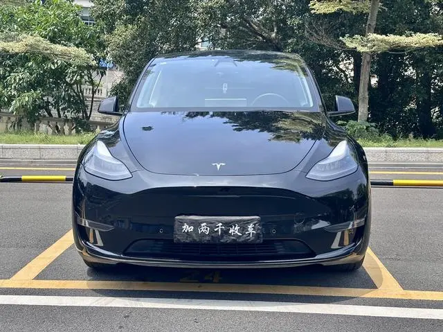 Tesla Model Y Standard battery life, rear-wheel drive version