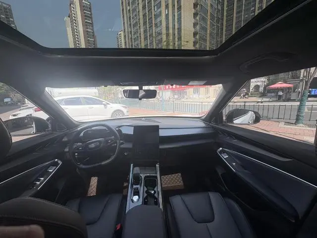 Geely Boyue 1.5TD Longteng Edition