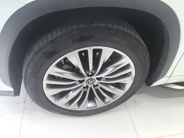 TOYOTA Highlander Dual-engine 2.5L four-wheel drive premium edition 7-seater