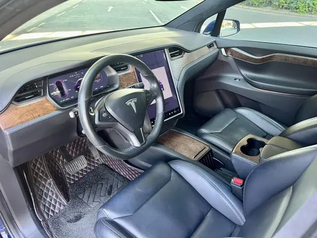 Tesla Model X Long battery life version