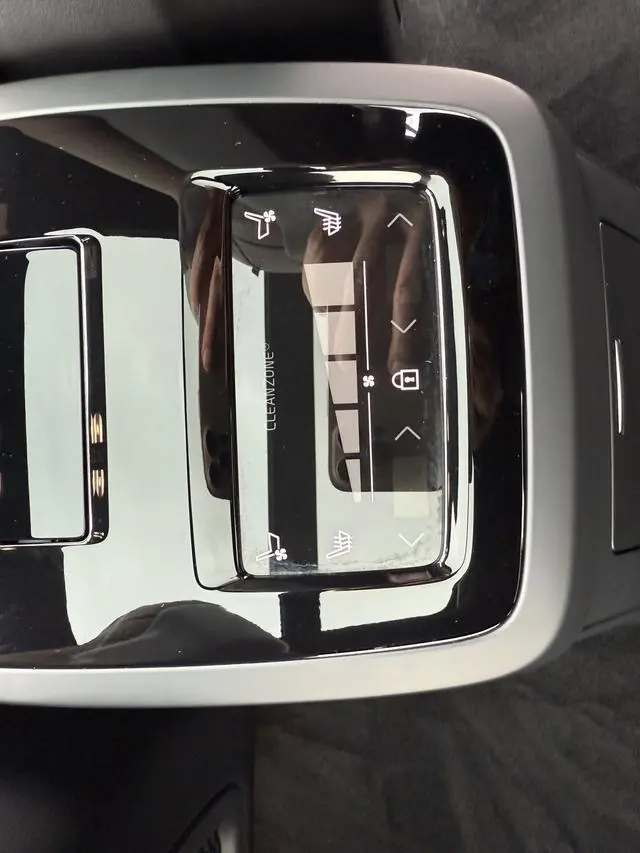 Volvo Volvo S90 PHEV T8 four-wheel drive long battery life Zhiya Deluxe Edition