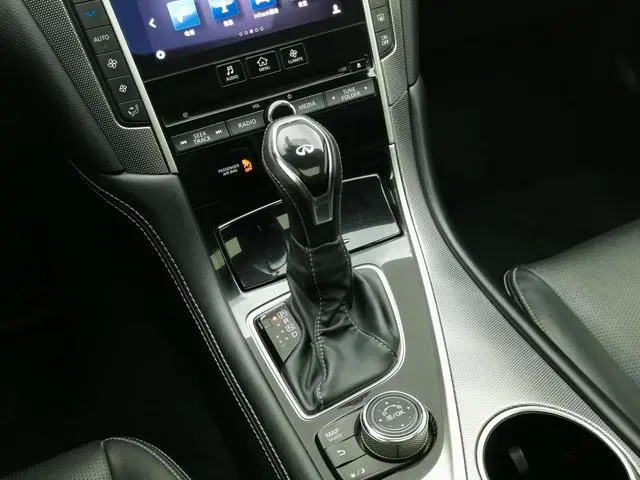 Infiniti Infiniti Q50L 2.0T Yixiang Edition Country V