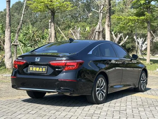 Honda Yingshipai Rui*Hybrid 2.0L Jingzhi Edition