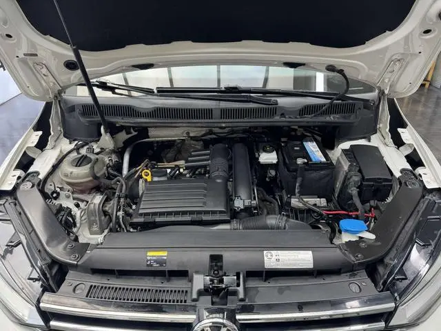 Volkswagen Touran L 280TSI Automatic Shuya Version