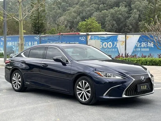 Lexus Lexus ES 300h Excellent Edition Country VI