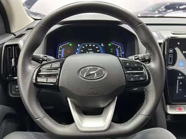 Hyundai Hyundai ix35 240T GDi DCT two-wheel drive leading version GLS