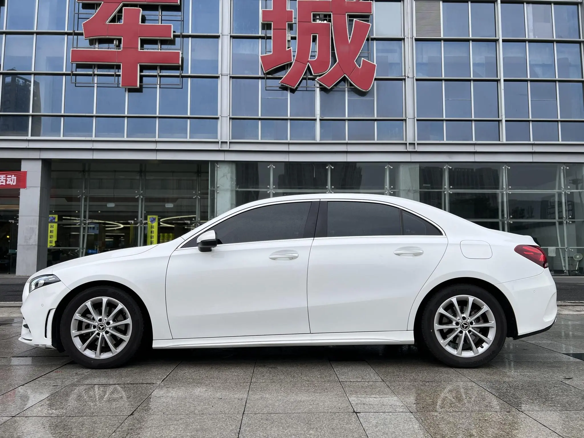 Mercedes-Benz Mercedes-Benz A-class A 200 L sports sedan dynamic Version