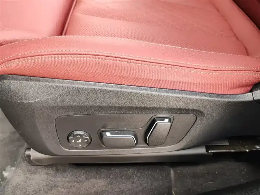 BMW BMW X3 Facelifted xDrive30i leading M Yao Ye suit