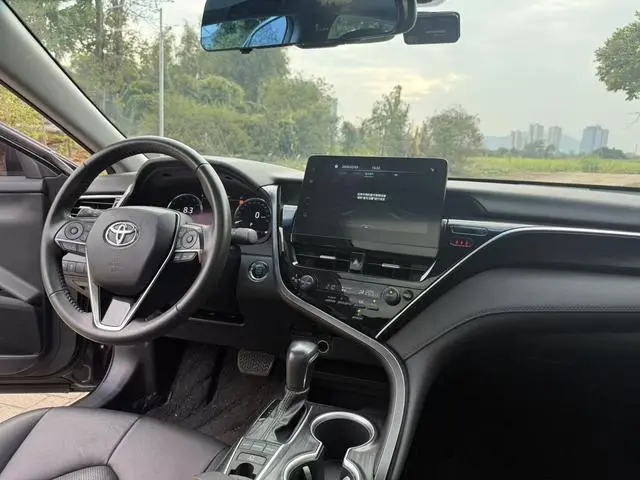 TOYOTA Camry 2.5G Deluxe Edition