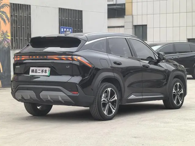 Geely Galaxy Galaxy L7 1.5T DHT 115km PLUS