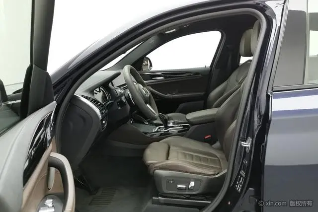 BMW BMW X4 xDrive25i M sports suit