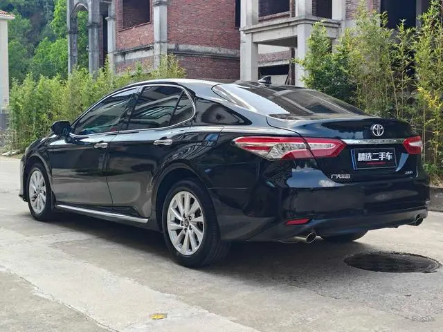 TOYOTA Camry 2.0G Deluxe Edition