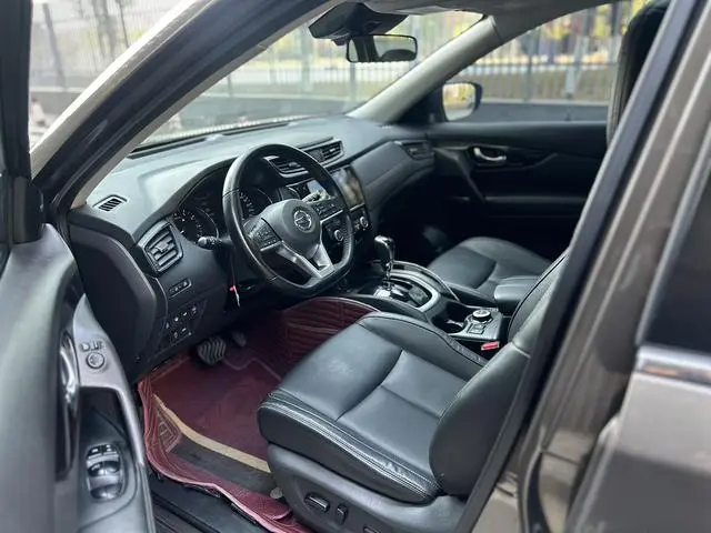 Nissan Qijun 2.5 L XL ITS CVT 4WD Luxury Pilot Edition