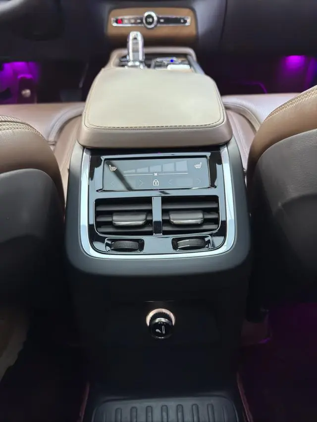 Volvo Volvo XC90 PHEV E-drive hybrid T8 Zhizun Edition 7-seater Country V