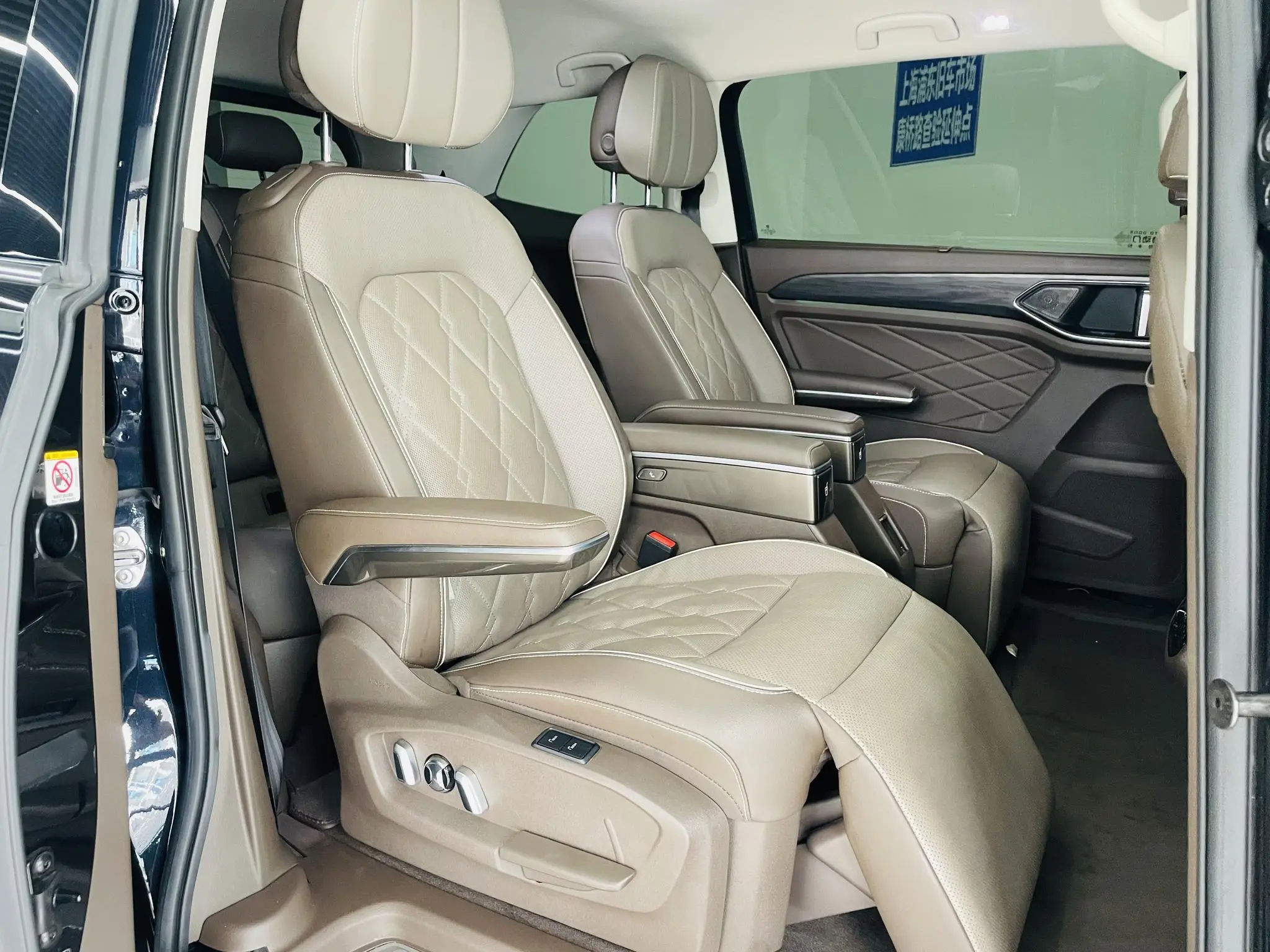 Volkswagen Weiran 380TSI Premium Edition