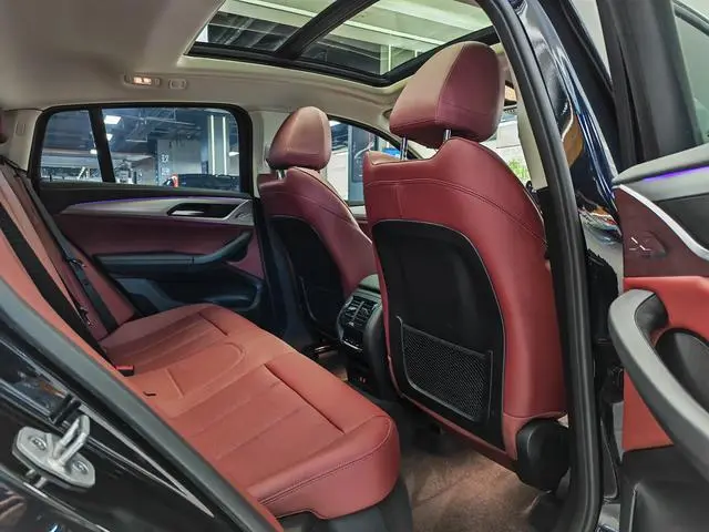 BMW BMW X4 xDrive 25i M sports suit