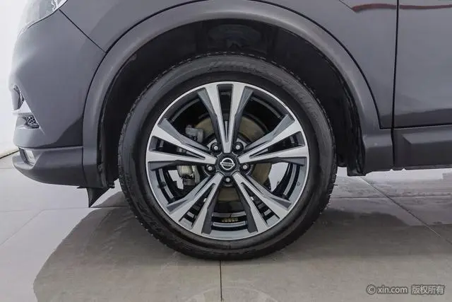 Nissan Qashqai 2.0 L XV Prem Deluxe Edition