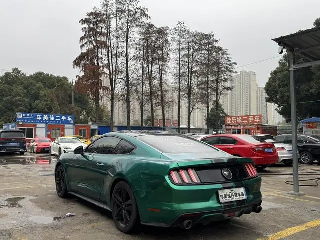 Ford Mustang 2.3T Performance Version