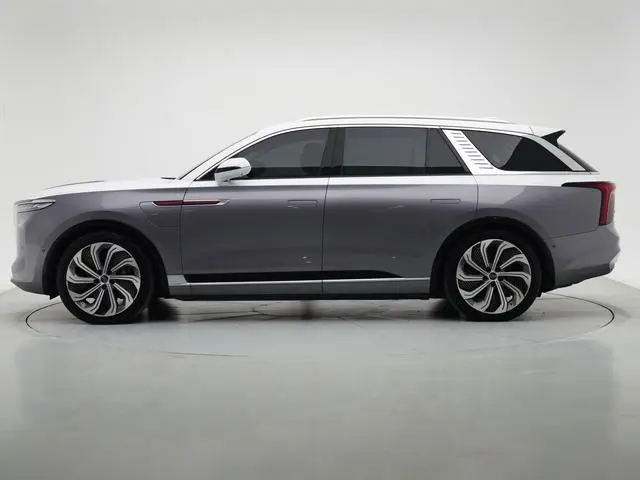 Hongqi Hongqi E-HS9 660km flag collar version four seats