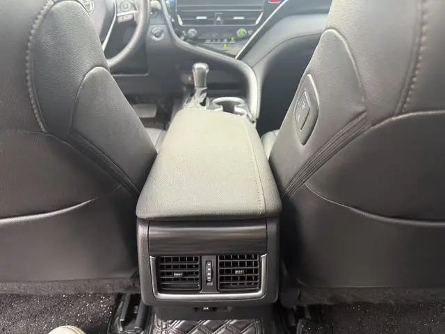 TOYOTA Camry 2.5G Deluxe Edition