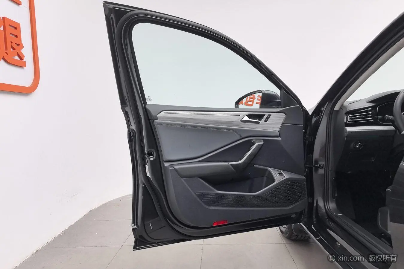 Volkswagen Sagitar 300TSI DSG Beyond Edition
