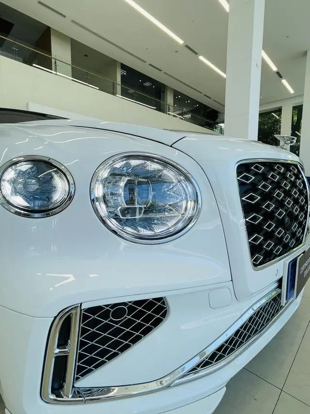 Bentley Flying Spur PHEV 4.0T V8 Mulliner