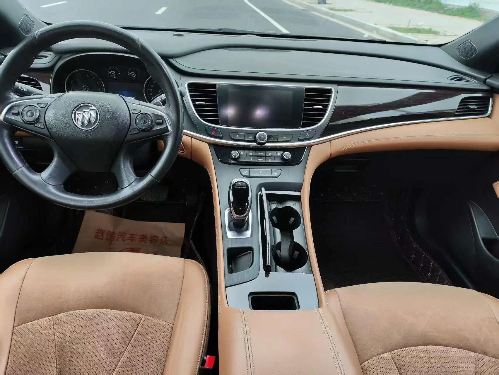 Buick Lacrosse 28T Elite type