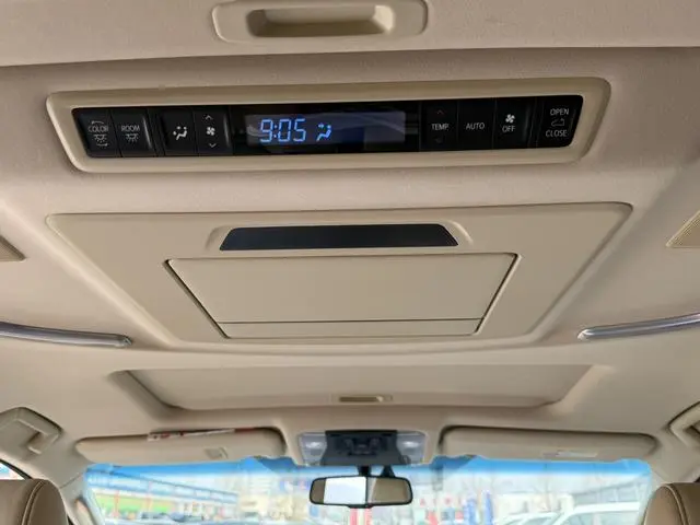 TOYOTA Elfa 3.5L Premium Edition
