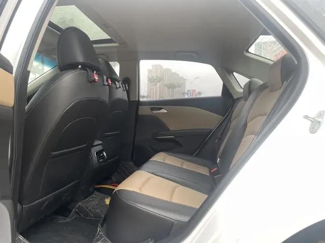 Chevrolet Cruze 320 automatic Enjoy Skylight version